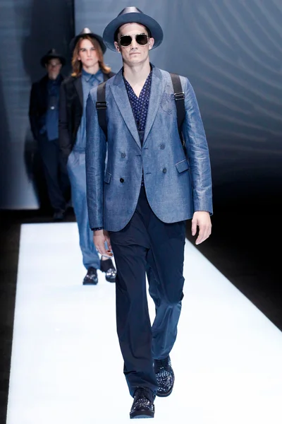 Look 12